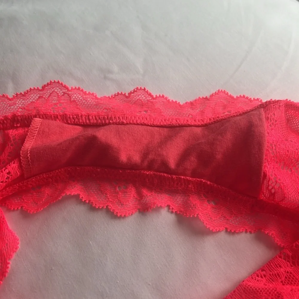 Victoria’s secret women  pink lace bikini panties size M NWT